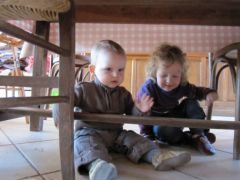 Sous la table, mar. 2011 Sous la table